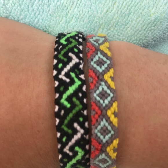 A handmade colorful friendship bracelet - Picture 9 of 9